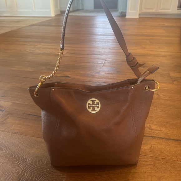 Tory Burch Handbags - Tory Burch Tan Leather Shoulder Bag with Gold Accents